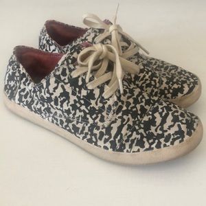 Printed TOMS shoes